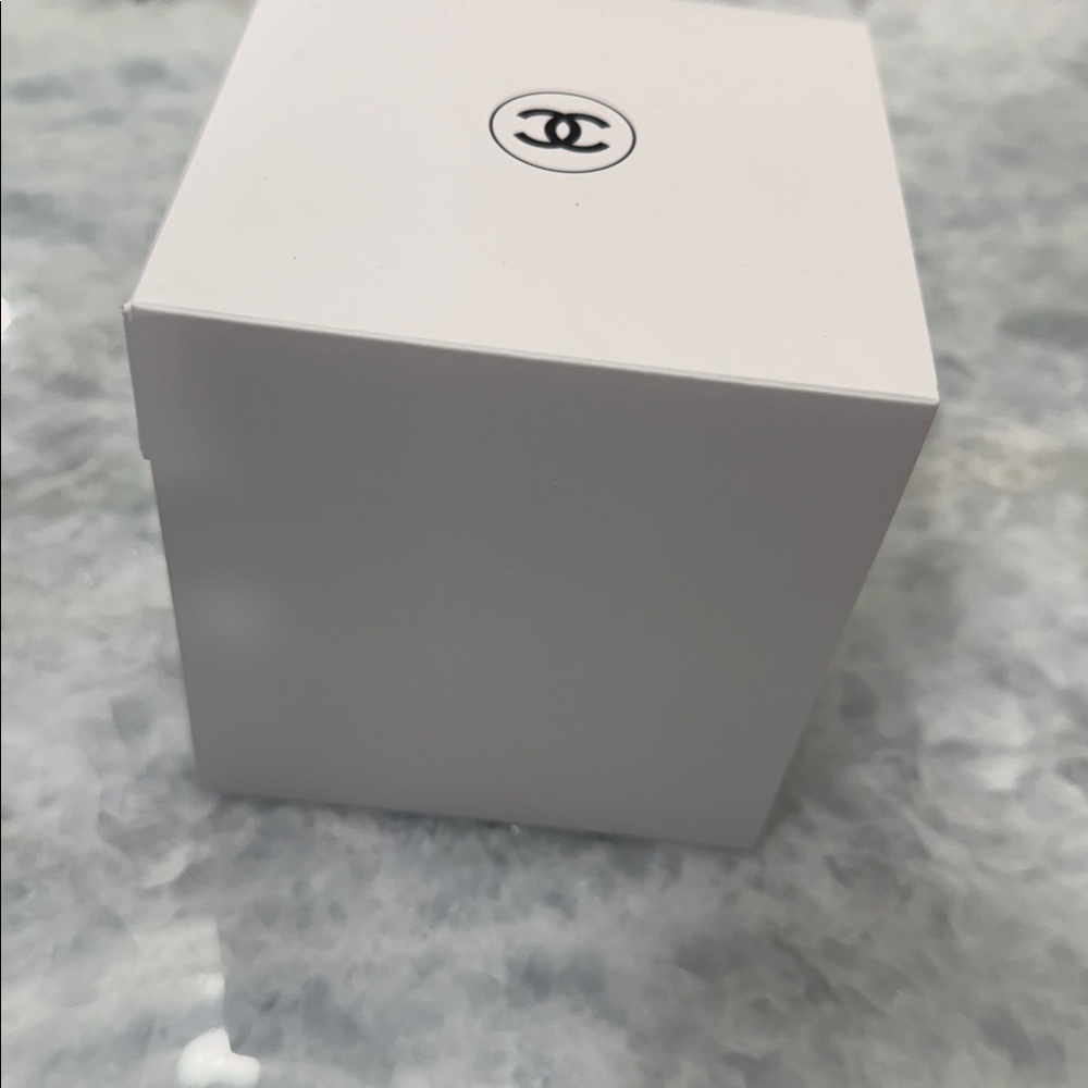 CHANEL Winter Constellation Snow Globe with Gold and Black Accents - Picture 5 of 5